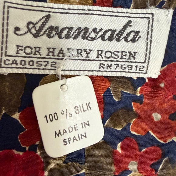 NWT Avanzata for Harry Rosen Tie Flower Pattern Made in Spain 100% Silk. - Picture 2 of 6